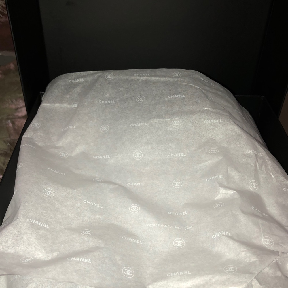 CHANEL box - Picture 3 of 3